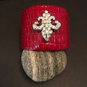 Fleur de lis Design Bracelet